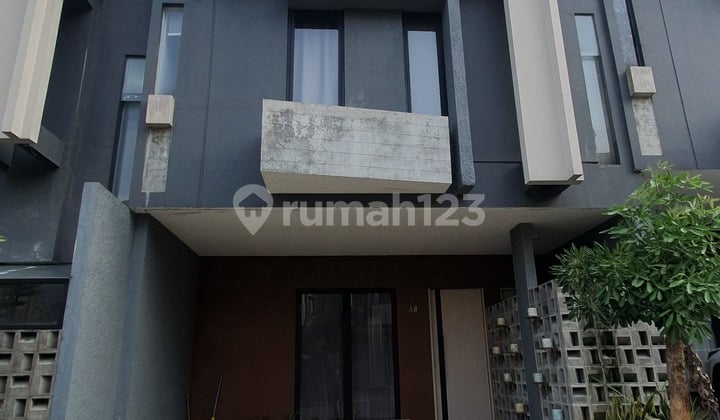 Townhouse Modern Minimalis Di Are Pondk Cabe Yang Nyaman