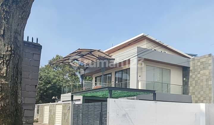 Rumah Mewah, Nyaman, Baru Renov dan Ada.kantor di Dalamnya. Siap Huni ,Di Area Bintaro