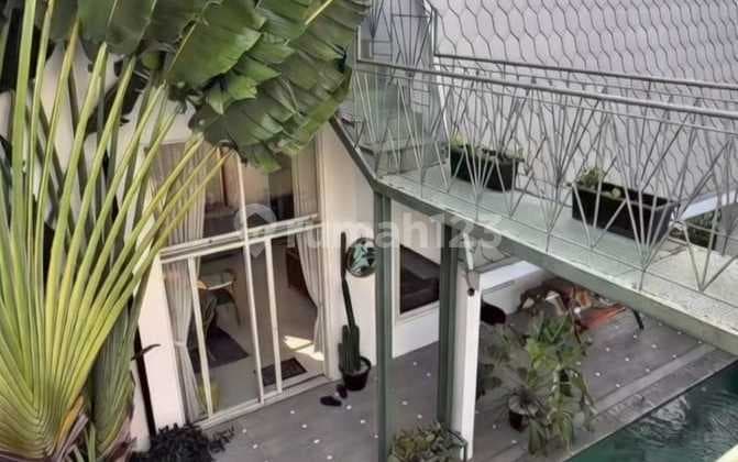 Rumah Cantik di Desain oleh Arsitek Terkenal Dendy Darman,Siap Huni, Mewah, Nyaman, Ada Swimming Pool Dekat dengan Masjid