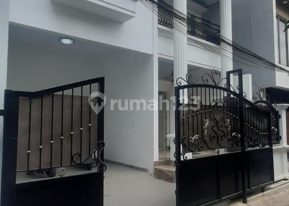 Modern House, 10 Meters from Kebagusan Raya Road, Very Attractive Price