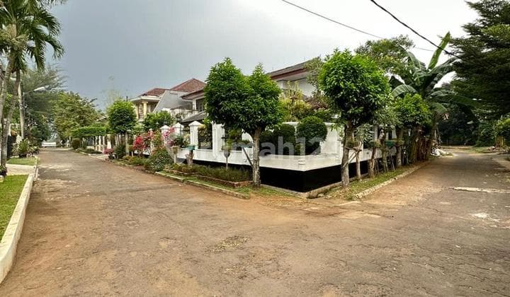 Rumah Vintage Di Megapolitan Cinere