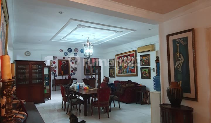 Rumah Nyaman dan Asri Bergaya Eropa Lokasi Sangat Strategis Hanya 100 Mtr ke Jl Kesehatan Raya Bintaro