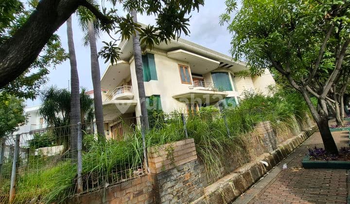 Dijual Rumah Bukit Gading Villa Kelapa Gading 2 Lantai Hoek Depan Taman