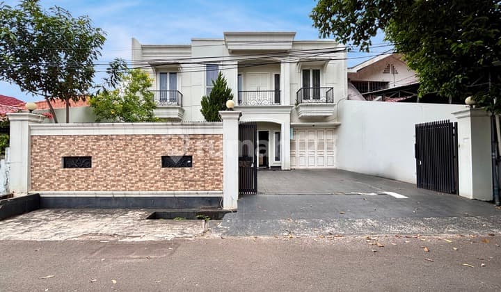 Rumah Mewah Tebet Timur ! Akses Super Lebar