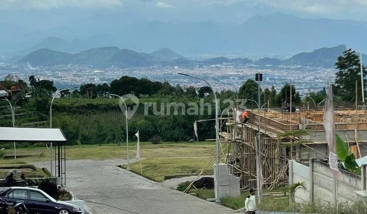 Rumah Villa Modern bisa disewakan di kawasan wisata dekat tol