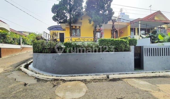 Rumah 6 kamar di Tamansari Bandung, dekat UNISBA dan ITB.