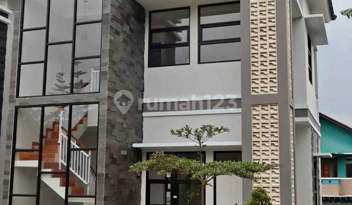 Rumah Modern 2 Lantai di Lembang, Bandung.