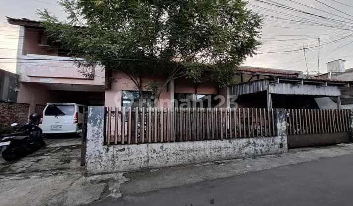 Rumah 2 lantai di Pasteur Bandung dekat mall BTC, dekat toll.