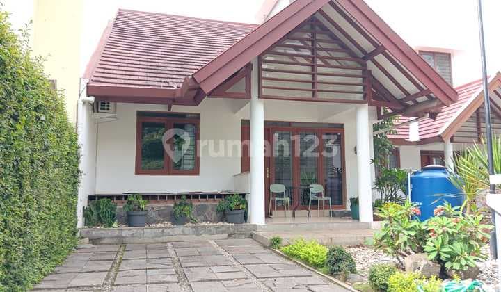 Rumah Rasa Villa, Ada Kolam Renang, Dago Resort Bandung.