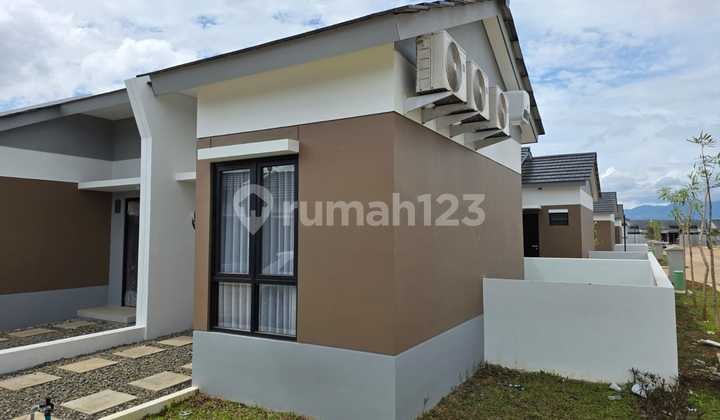 Rumah 2 Kamar Semi Furnish, Gratis Fasilitas Kolam Renang.