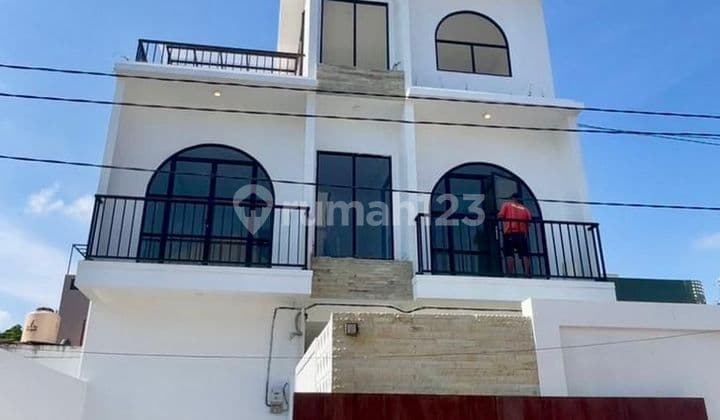 Luxury Villa 2 Lantai Dekat Pantai Melasti