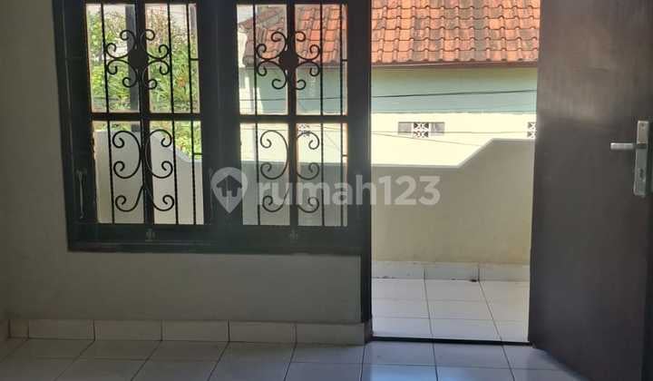 Rumah Murah Minimalis Lantai 2 di Panjer Dk