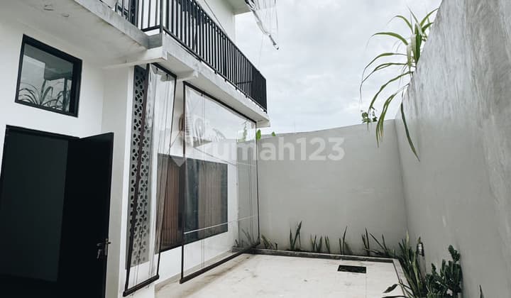 2 Bedrooms House Modern Minimalist Rice Field View Near Canggu
