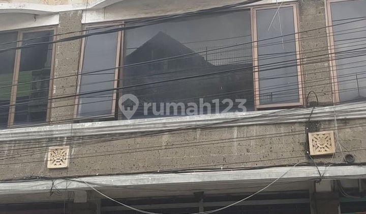 For Sale Cheap 3-Story Shop House with Spacious Parking in West Denpasar Cn/sh