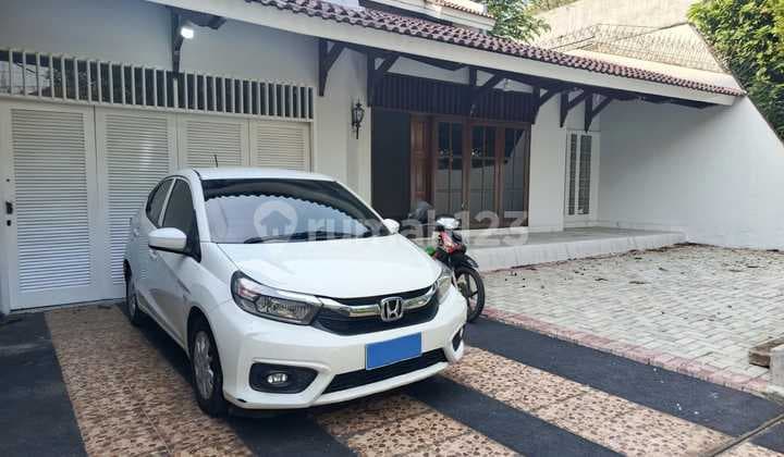 Disewakan Rumah Besar Kembangan Selatan