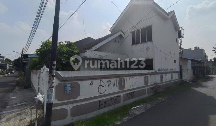 Rumah Sudut 2 Lantai Dijual - Bojong Indah | LT 193 M² | 5+1 KT | SHM | 2,6 M
