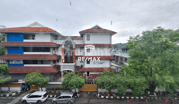 Dijual Rumah Usaha Pulomas - Depan Sekolah Don Bosco