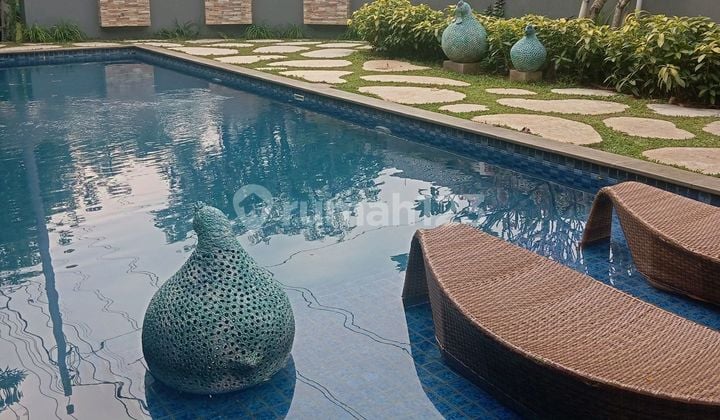 Rumah Luas Rasa Resort Nempel MRT Lebakbulus
