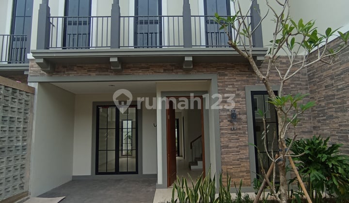 Rumah Mewah Taman Belakang Super Luas Nempel Lebakbulus