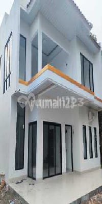 Dijual Rumah 3Lantai Istimewa Siap Huni di Polri Cikeas