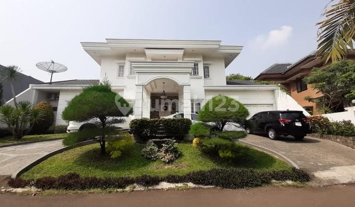 Dijual Rumah Mewah Ada Kolam Renang Dekat dengan Tol Jagorawi