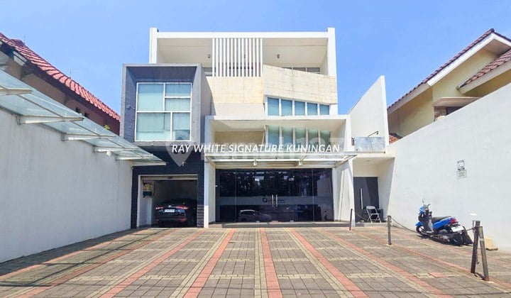 For Sale Ready-to-Use Office Building in BSD City Anggrek Loka