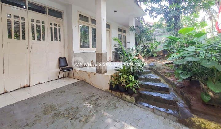 For Sale Livable House Near Senayan Strategic Location Premium Area
