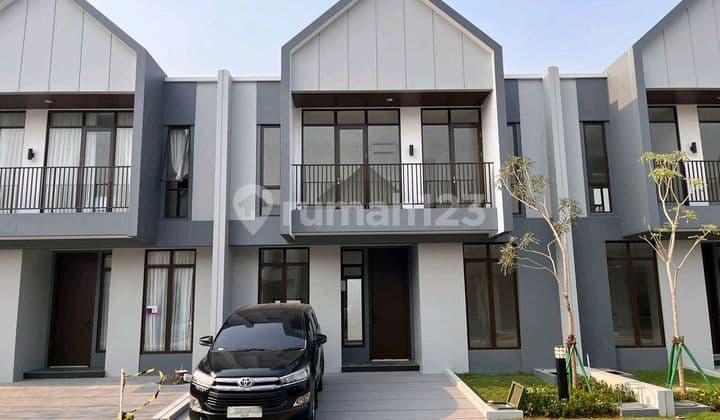 Gardenia Paramount Petals Cluster House
