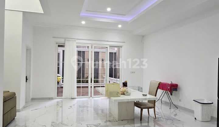 Sell Fast Luxury House Brand New Cluster Scarlet The Springs