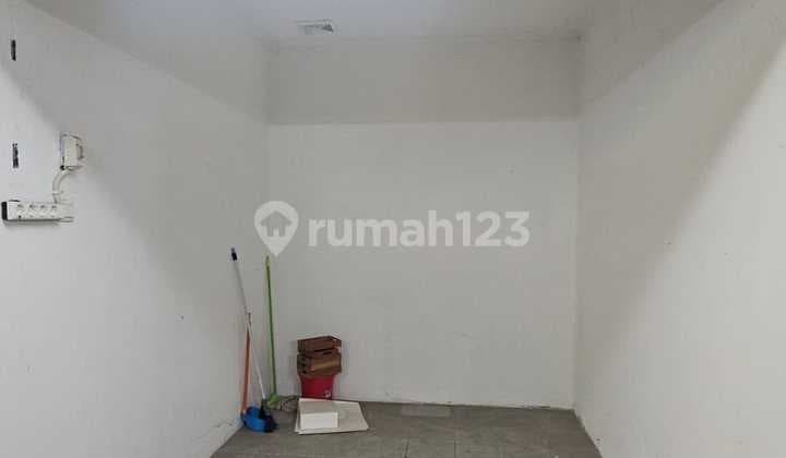 Quick Sale Kiosk in Modern Market