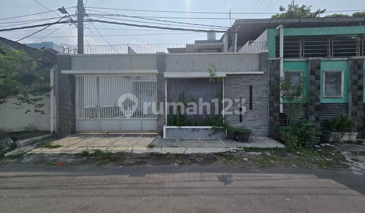 Rumah Minimalis Modern 2 Lantai Di Solo Baru