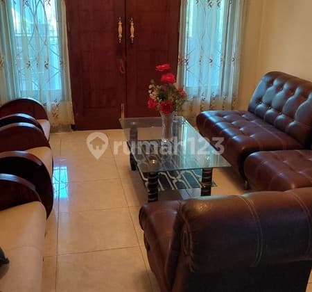 Rumah 2 Lantai Lokasi Strategis Dekat Kampus Uii , Ngaglik Sleman.