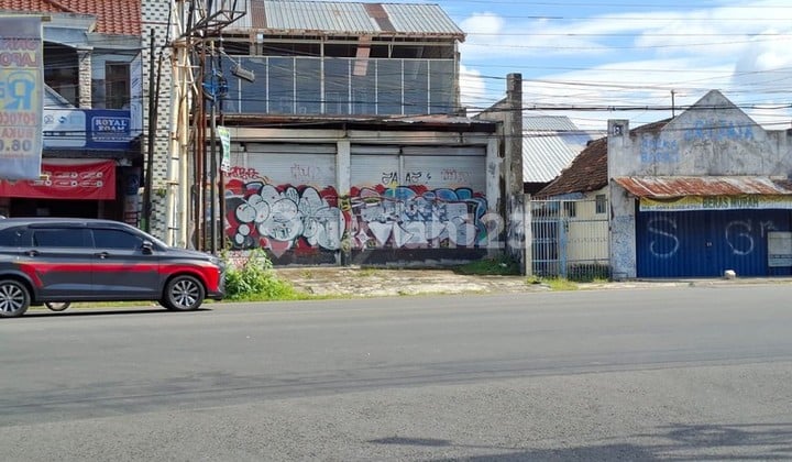Ruko 2 Lantai Lokasi Strategis di Jalan Kadipiro - Kasihan Bantul.