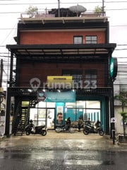 Peluang Bisnis Ruang Usaha 3 Lantai di Jl. Kaliurang KM 5 Cocok untuk Cafe & Kantor, Caturtunggal, Depok, Sleman