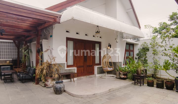 Modern Javanese Ethnic Design House Strategic Location Near Yogyakarta City Tourist Center