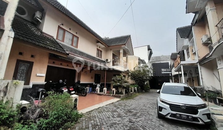 Dijual Rumah Kost Semi Furnish Lokasi Strategis di Kawasan Seturan-Depok.