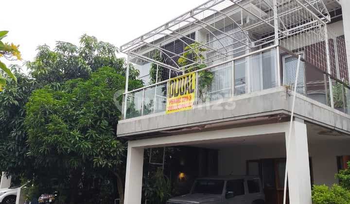 Rumah Mewah Furnish Dalamperum Taman Palagan Asri Ngaglik Sleman.