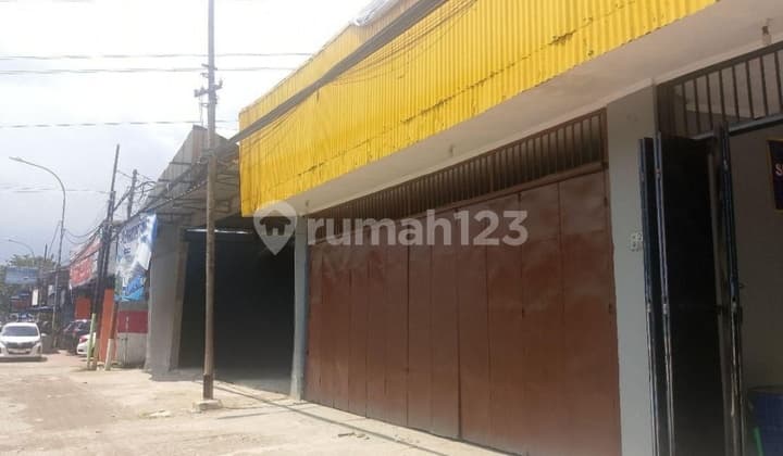 For Rent: Ex-Showroom Shop House on Bekasi Main Road