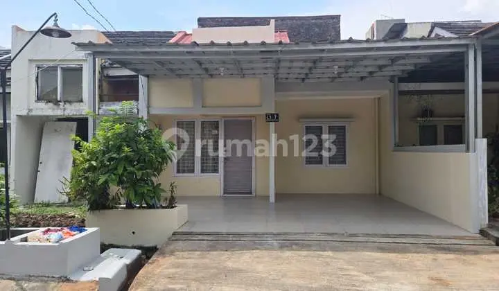For Sale: A House in the Taman Sakura Cluster, Pondok Ungu Permai, Bekasi
