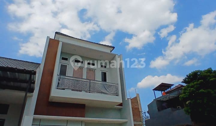 Rumah Baru 2 Lt Di Tembalang Dekat Undip Semarang