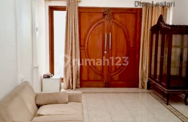 Tebet, Rumah Disewakan, Strategis