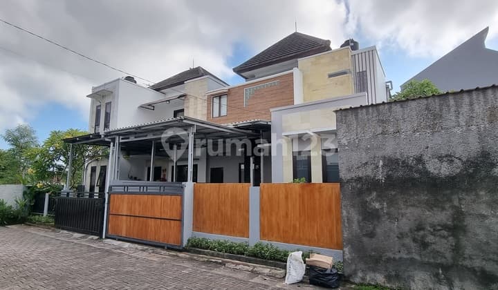 Rumah Modern 2 Lantai Jimbaran Bali - Semi Furnished, Siap Huni