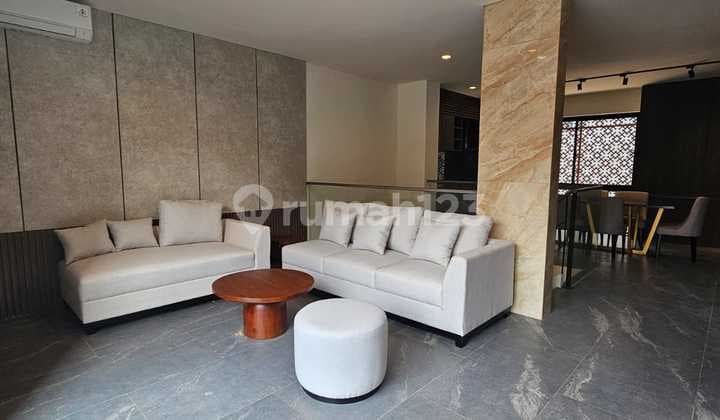 Di Jual Rumah Mewah Luxe Court Permata Hijau