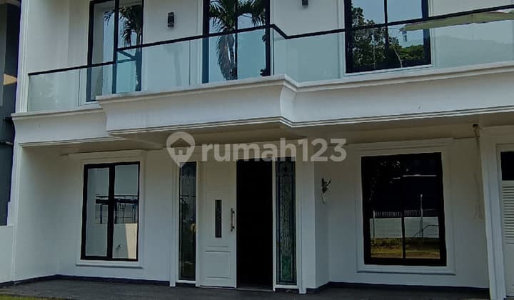 Rumah Baru 2 LT Lokasi Strategis di Lippo Karawaci