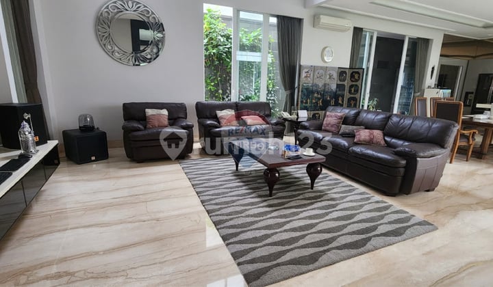Di Rumah Full Furnish Super Mewah di Cluster Jingga Alam Sutera, Tangerang