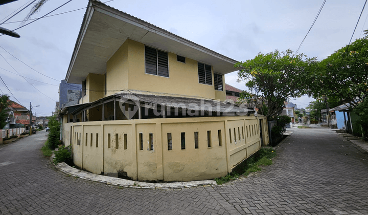 Welcome Investor ! Dijual Cepat Rumah Kos 12 Pintu, Dekat Terminal Cimone, Tangerang