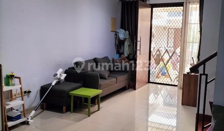 2-Story House Fully Renovated & Move-In Ready in Green Lake