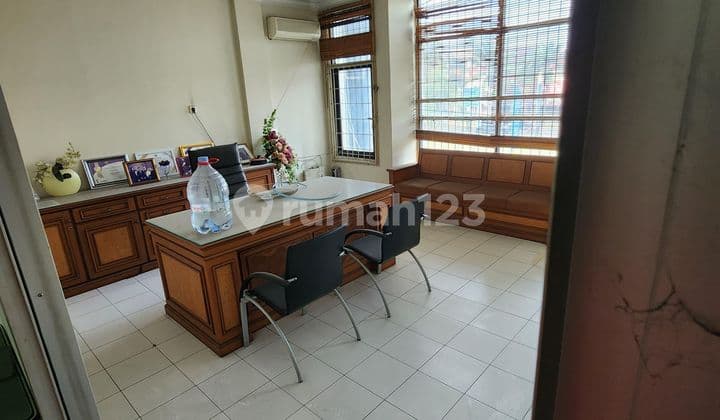 3-Storey Shop House by the Side of Boulevard Gading Serpong Main Road