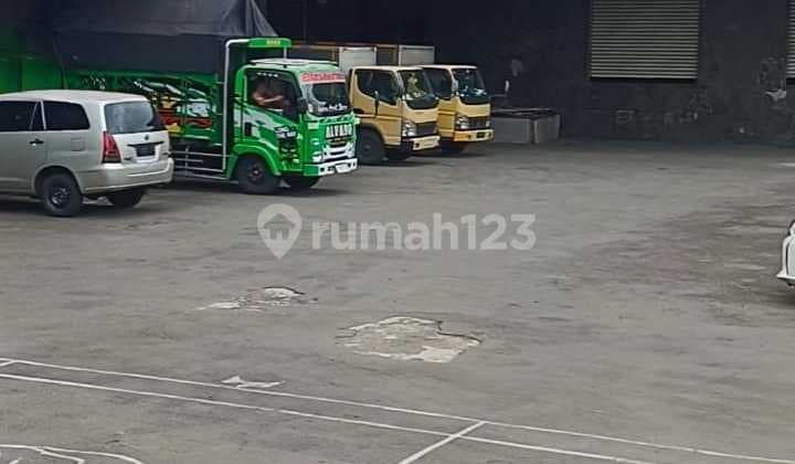 Warehouse Strategic Location on Yos Sudarso Main Road North Jakarta