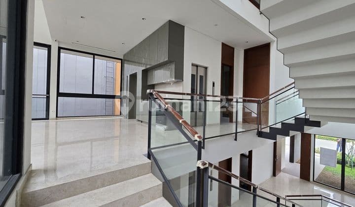 House for Sale, New and Luxurious in Cluster Lyndon Navapark Bsd